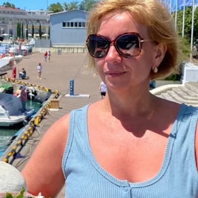 Оксана, 51