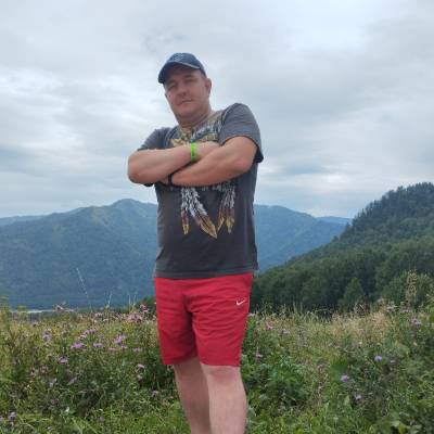 Михаил, 40